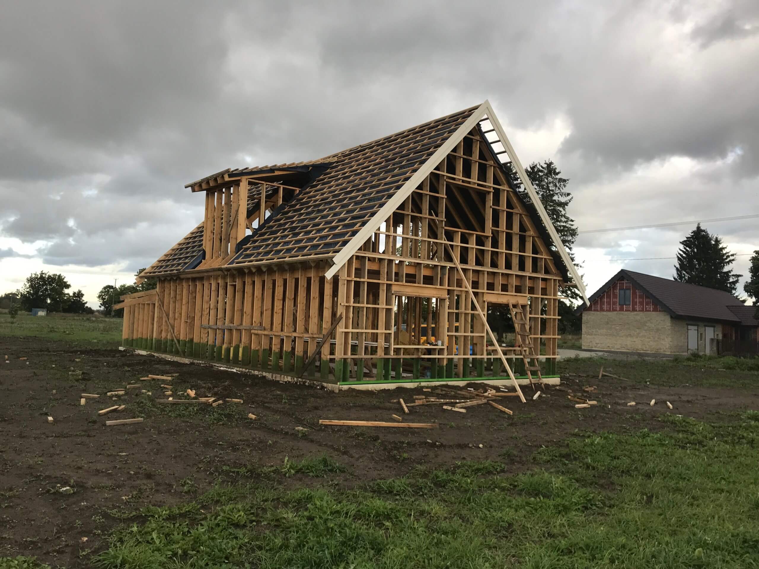 paigaldusteenused-Puitkarkass maja ehituse algus