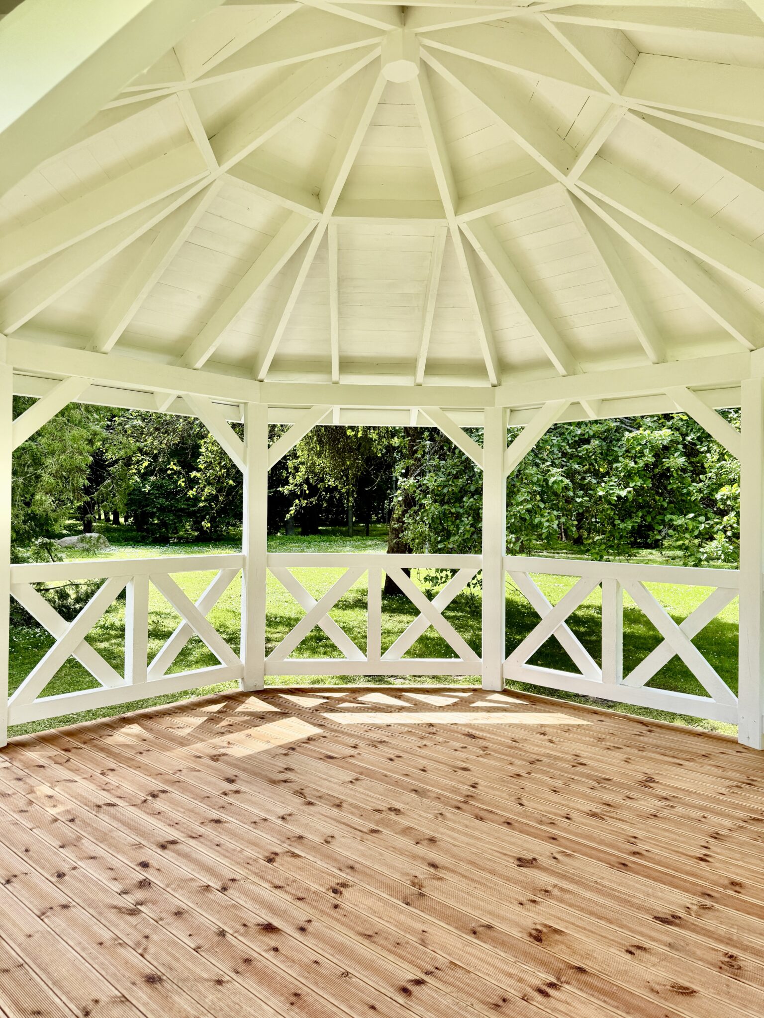 Kostivere mõisapargile valmistasime aiapaviljoni